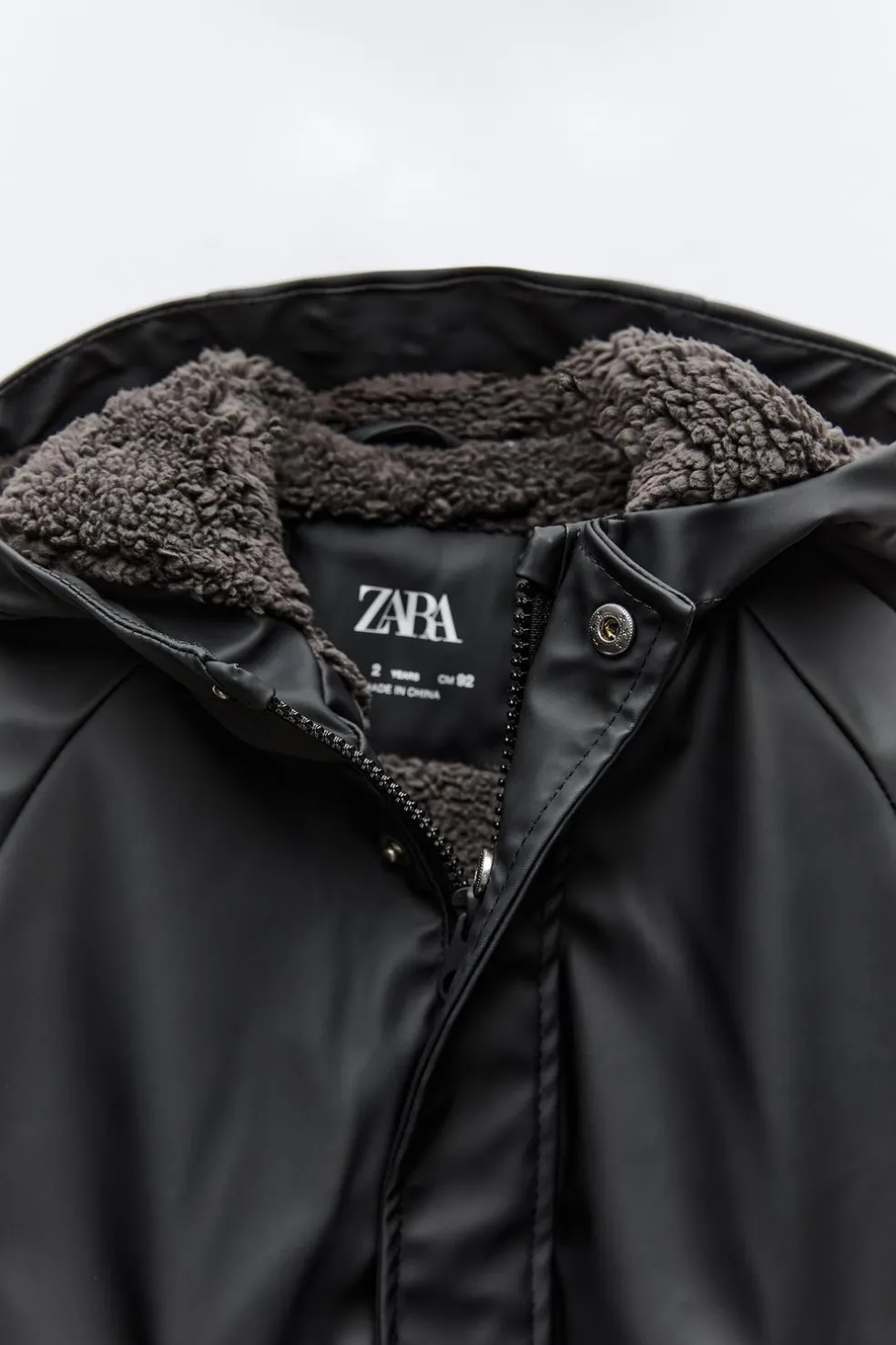IMPERMEÁVEL ENGOMADO FORRADO-ZARA Shop