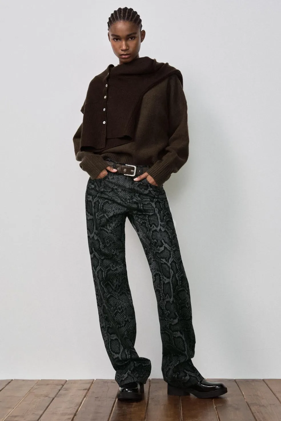 ZARA Jeans^JEANS TRF ESTAMPADO ANIMAL FLOCADO CINTURA MÉDIA Azulão