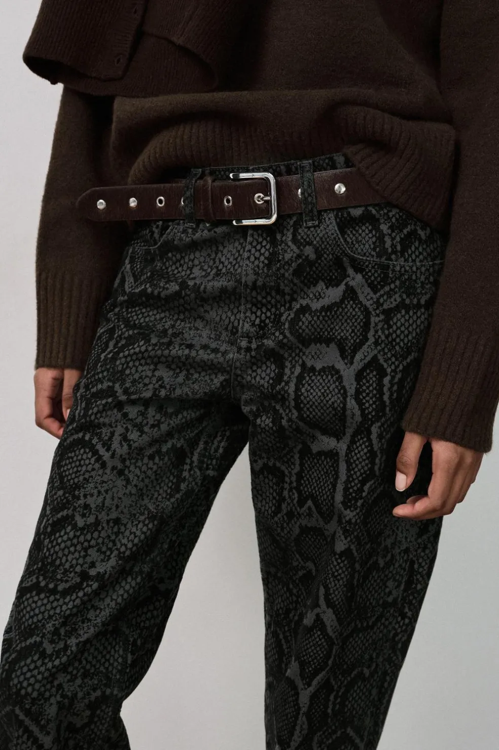 ZARA Jeans^JEANS TRF ESTAMPADO ANIMAL FLOCADO CINTURA MÉDIA Azulão