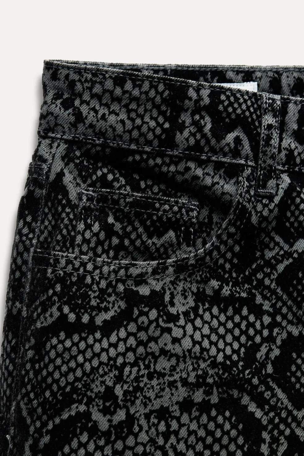 ZARA Jeans^JEANS TRF ESTAMPADO ANIMAL FLOCADO CINTURA MÉDIA Azulão