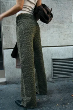 ZARA Jeans^JEANS TRF OVERSIZE ESTAMPADO ANIMAL CINTURA SUBIDA Caqui