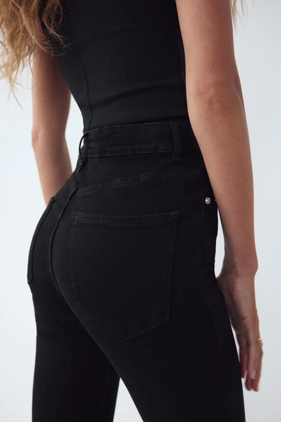 ZARA Jeans^JEANS TRF SCULPT CINTURA SUBIDA SCULPT Preto