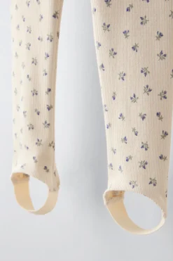 LEGGINGS FUSEAU COM FLORES-ZARA Online