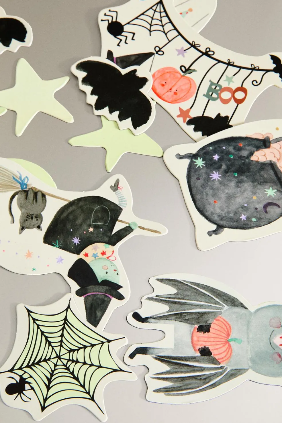 LIVRO INFANTIL MAGNÉTICO HALLOWEEN-ZARA Fashion