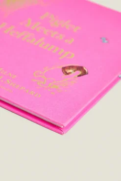 LIVRO INFANTIL WINNIE THE POOH: 'PIGLET MEETS A HEFFALUMP'-ZARA Sale