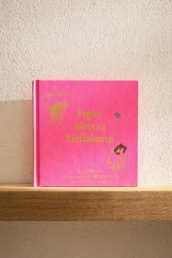 LIVRO INFANTIL WINNIE THE POOH: 'PIGLET MEETS A HEFFALUMP'-ZARA Sale