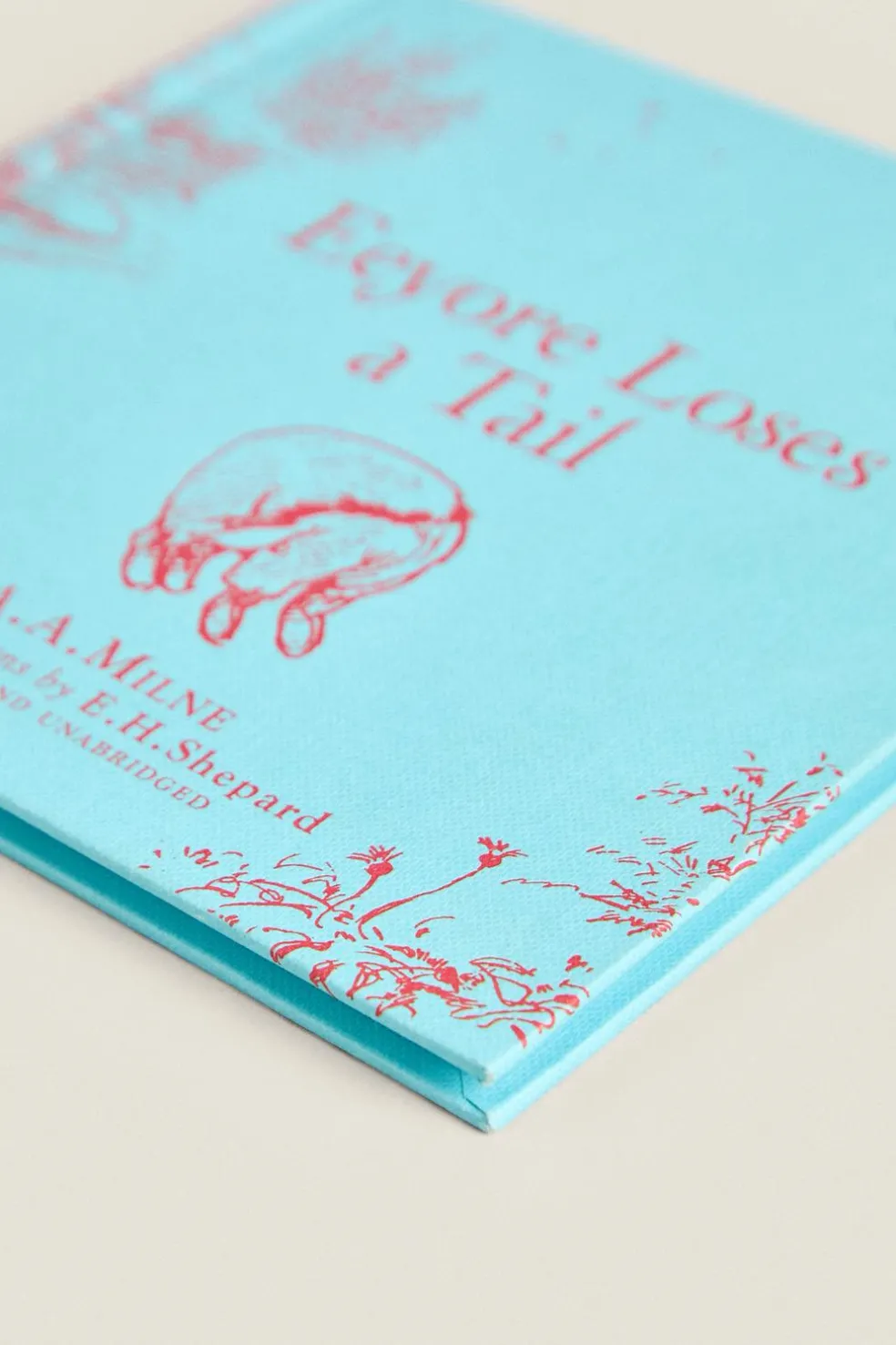 LIVRO INFANTIL WINNIE THE POOH: 'EEYORE LOSES A TAIL'-ZARA Best Sale