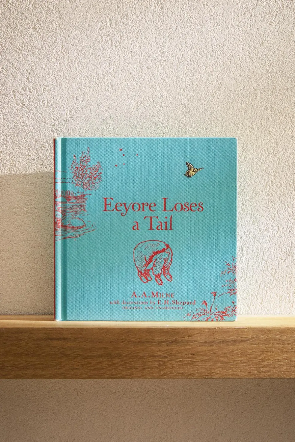 LIVRO INFANTIL WINNIE THE POOH: 'EEYORE LOSES A TAIL'-ZARA Best Sale