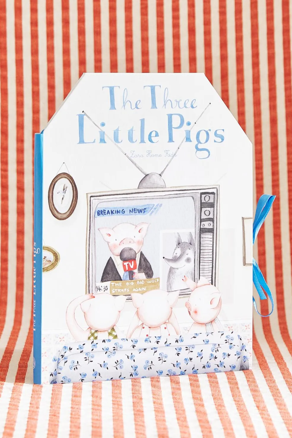 LIVRO-CARROSSEL 'THE THREE LITTLE PIGS'-ZARA New