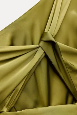 ZARA Vestidos^MACACÃO ASSIMÉTRICO ACETINADO Verde-azeitona