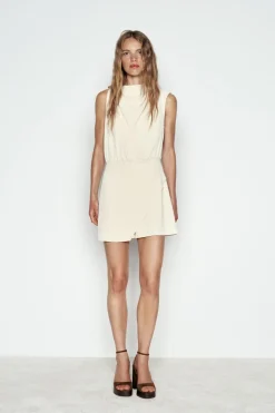ZARA Vestidos^MACACÃO CURTO APLIQUE DOURADO OMBRO Cru