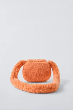 MALA A TIRACOLO COM EFEITO DE PELO ENCARACOLADO-ZARA Clearance