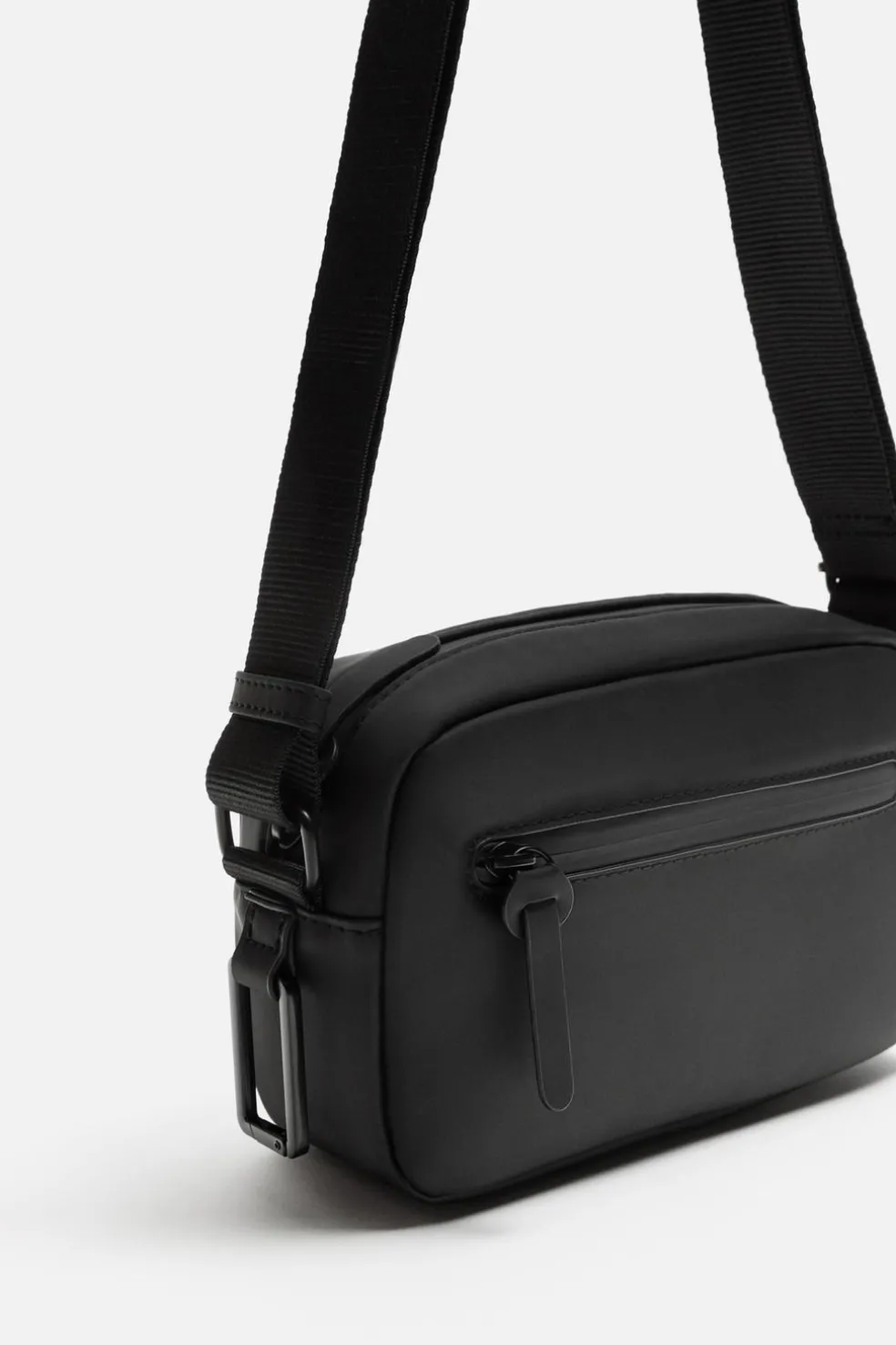 ZARA Vestuário De Inverno|Malas / Mochilas^MALA A TIRACOLO EFEITO DE CAUCHO Preto