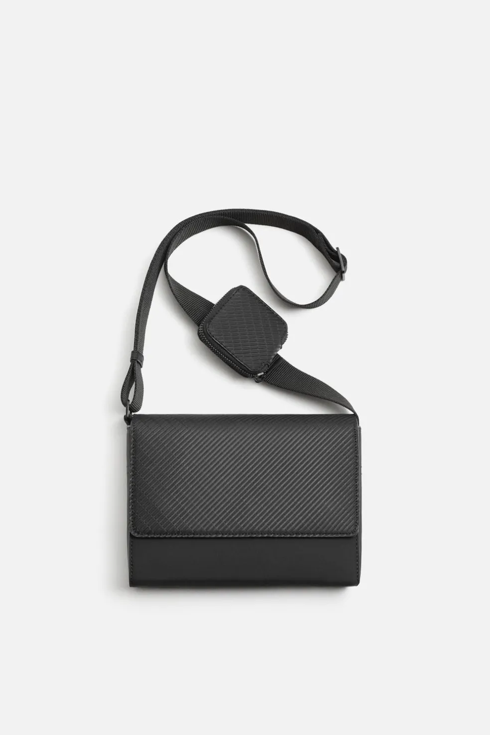 ZARA Vestuário De Inverno|Malas / Mochilas^MALA A TIRACOLO EFEITO DE CAUCHO COM TEXTURA Preto