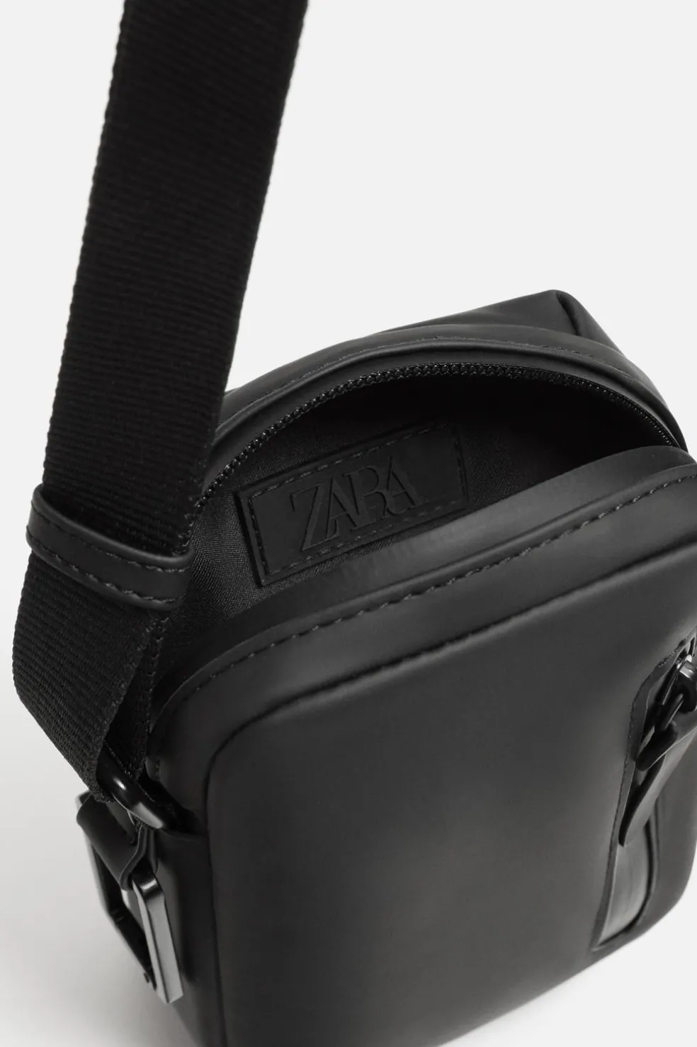 ZARA Vestuário De Inverno|Malas / Mochilas^MALA A TIRACOLO ENGOMADA Preto