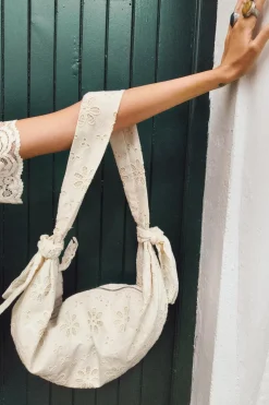 ZARA Malas^MALA A TIRACOLO OVALADA BORDADA Cru
