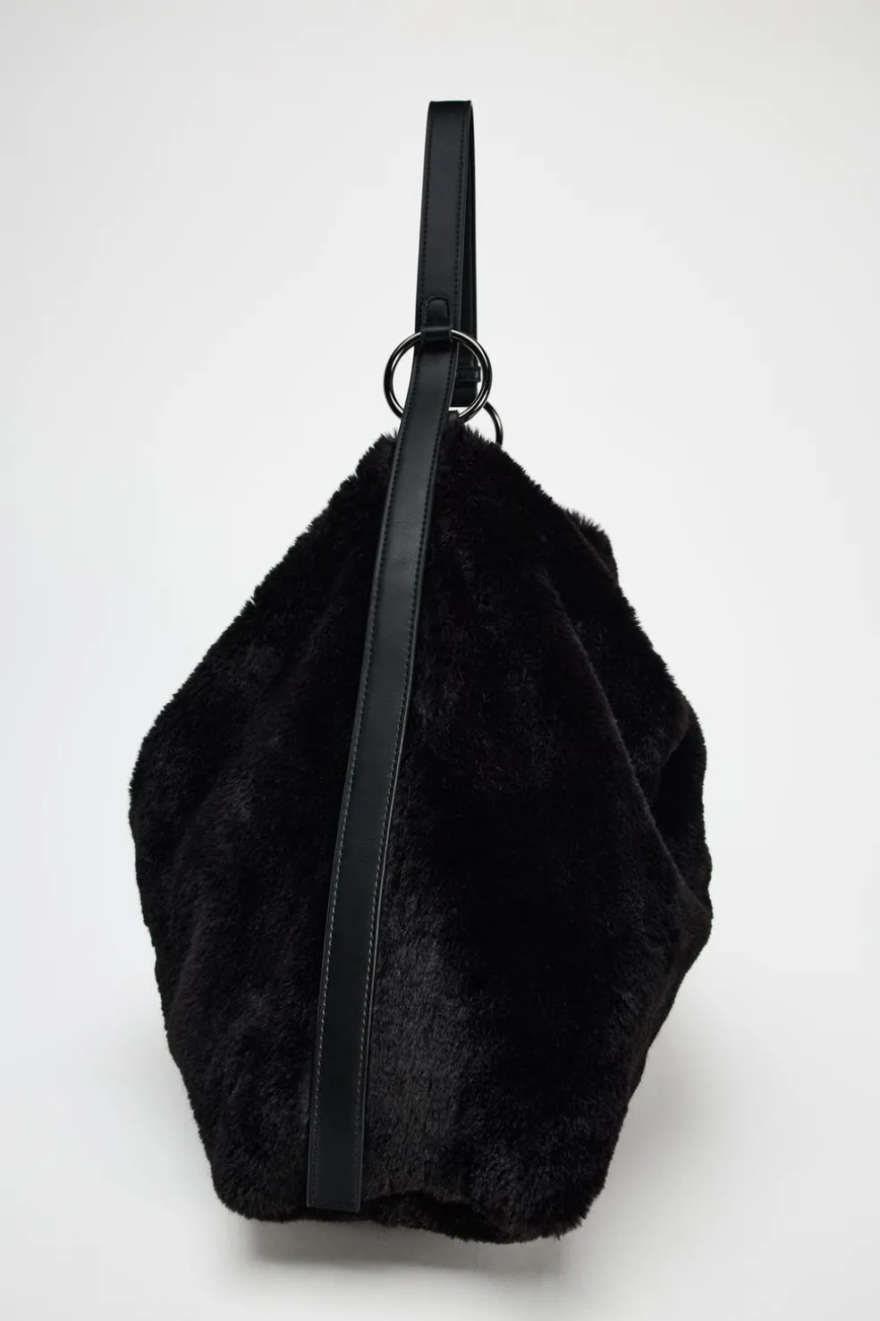 ZARA Winter Layersnew|Malas^MALA TIPO SACO COM EFEITO DE PELO Preto