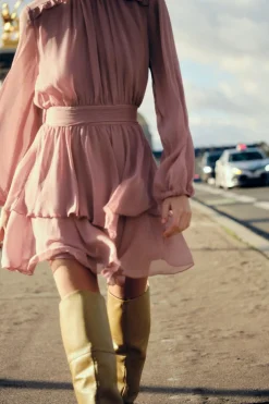 ZARA Vestidos^MINIVESTIDO COM FOLHOS MARSALA