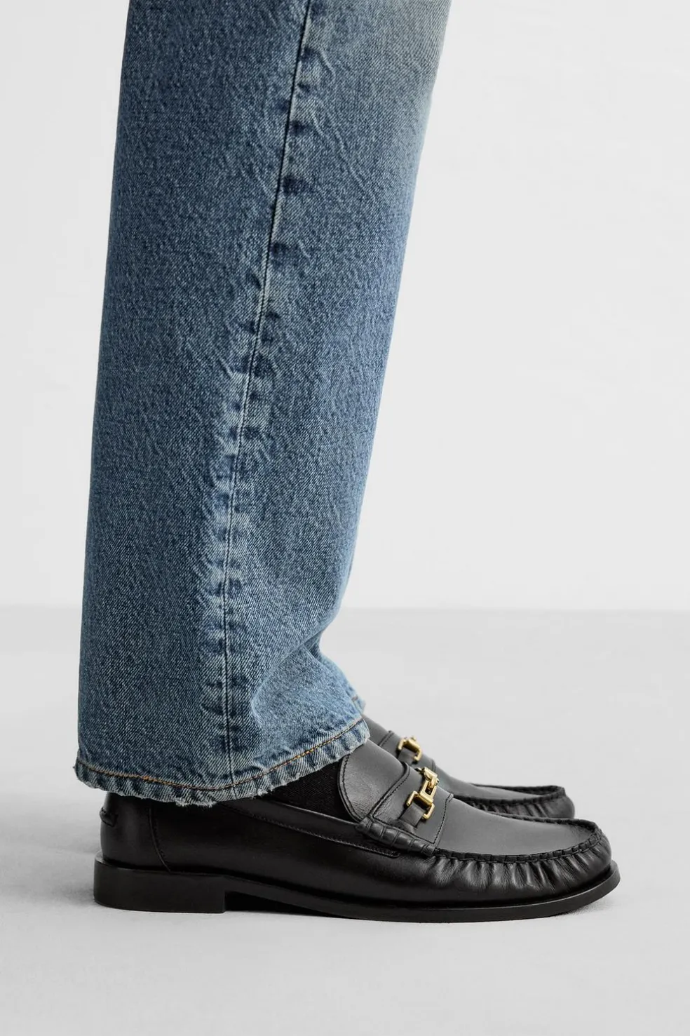 ZARA Pele|Sapatos^MOCASSINS EM PELE COM APLIQUE Preto