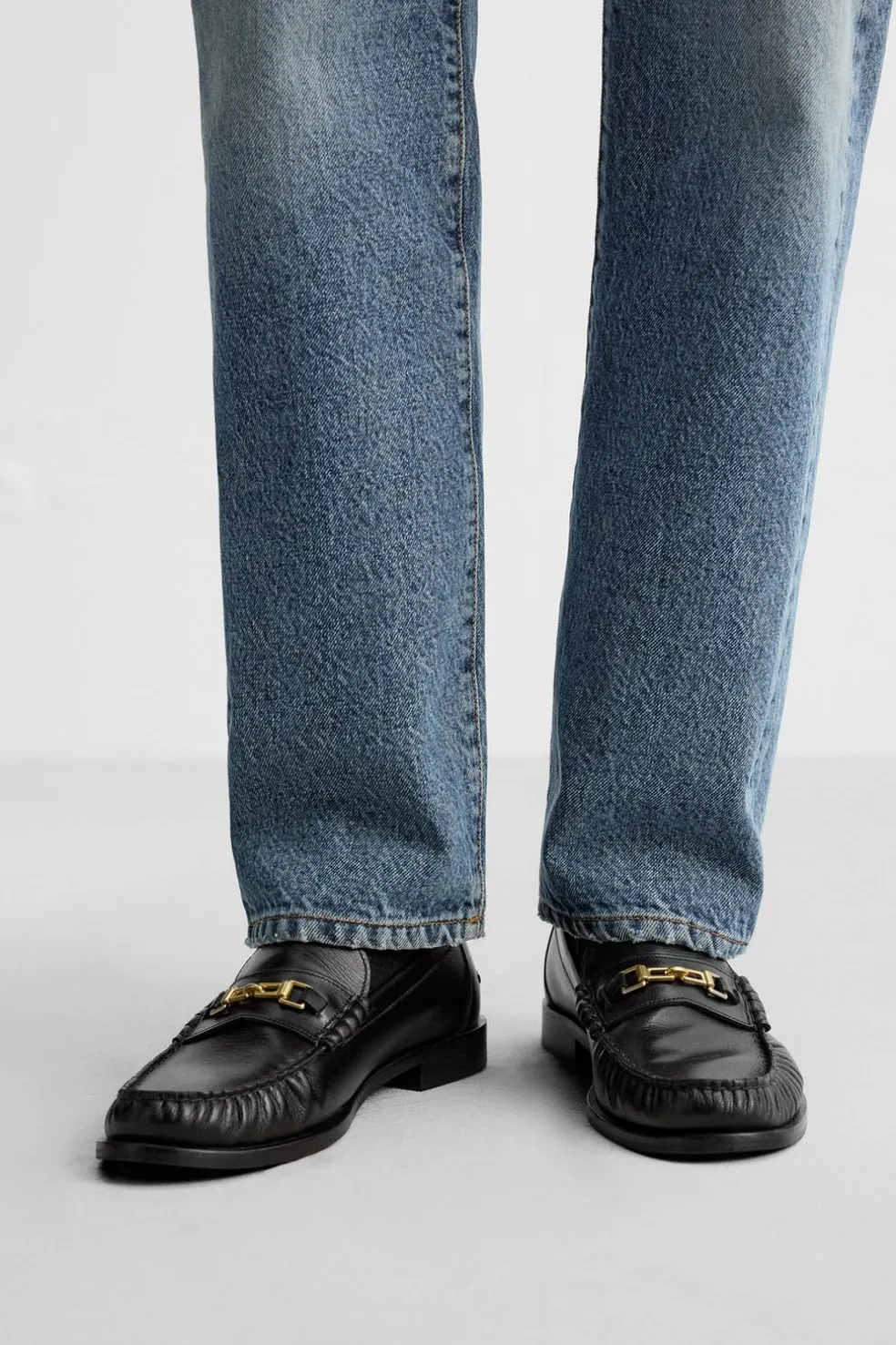 ZARA Pele|Sapatos^MOCASSINS EM PELE COM APLIQUE Preto