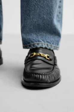 ZARA Pele|Sapatos^MOCASSINS EM PELE COM APLIQUE Preto