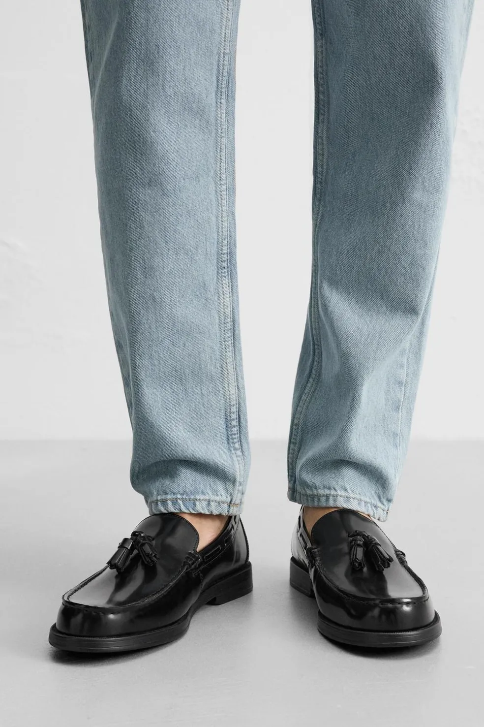 ZARA Pele|Sapatos^MOCASSINS EM PELE COM BORLAS Preto