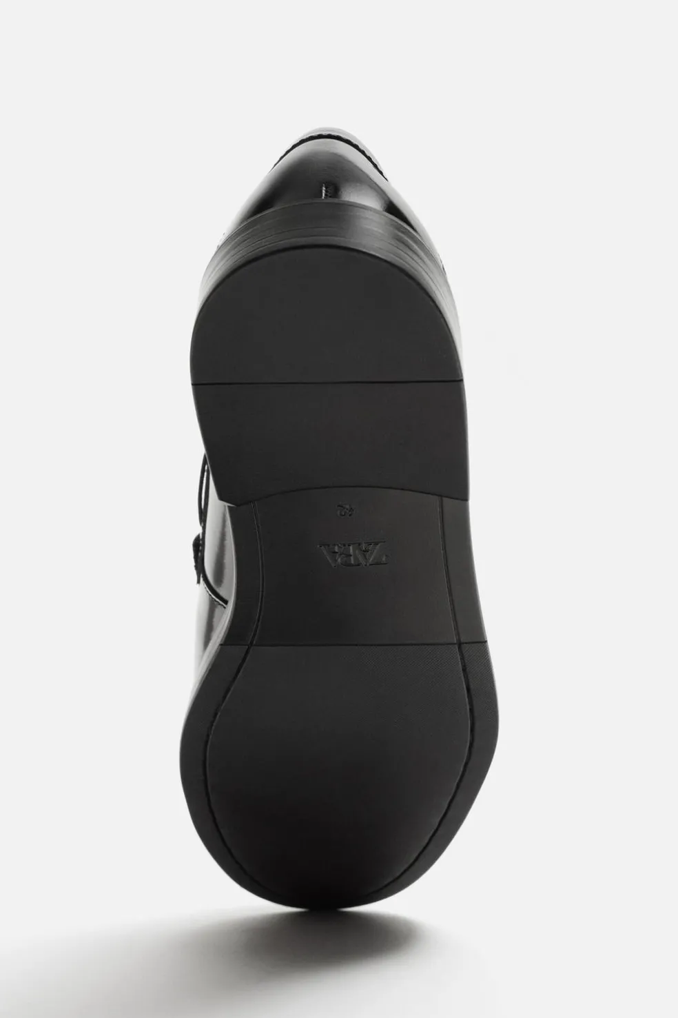 ZARA Pele|Sapatos^MOCASSINS EM PELE COM BORLAS Preto