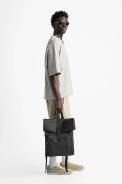 ZARA Vestuário De Inverno|Malas / Mochilas^Mochila Efeito De Caucho Aba Preto