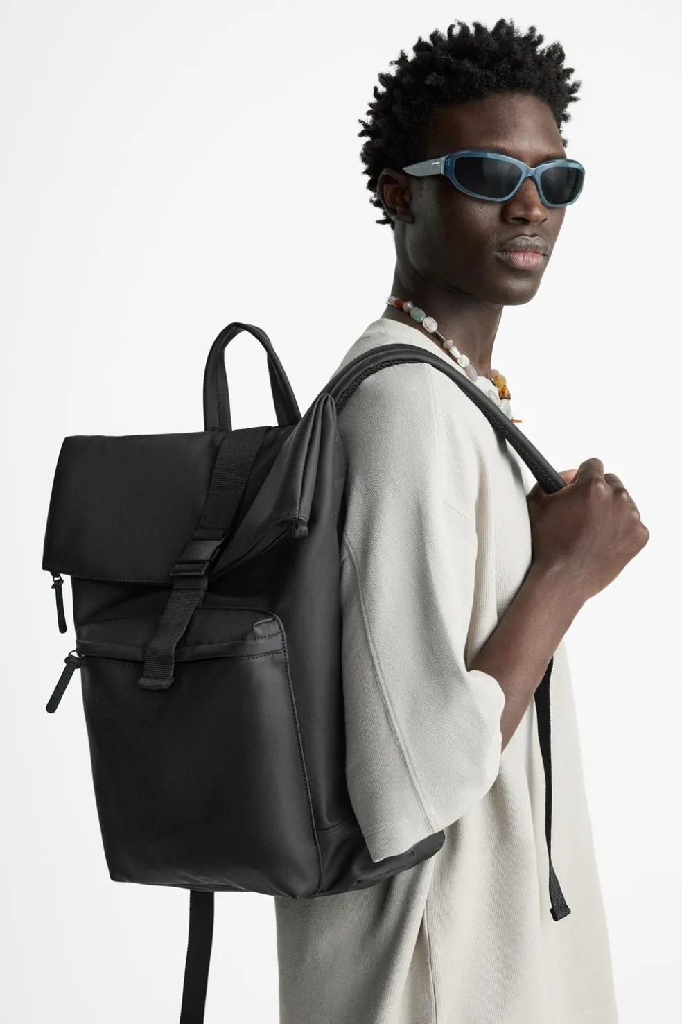 ZARA Vestuário De Inverno|Malas / Mochilas^Mochila Efeito De Caucho Aba Preto