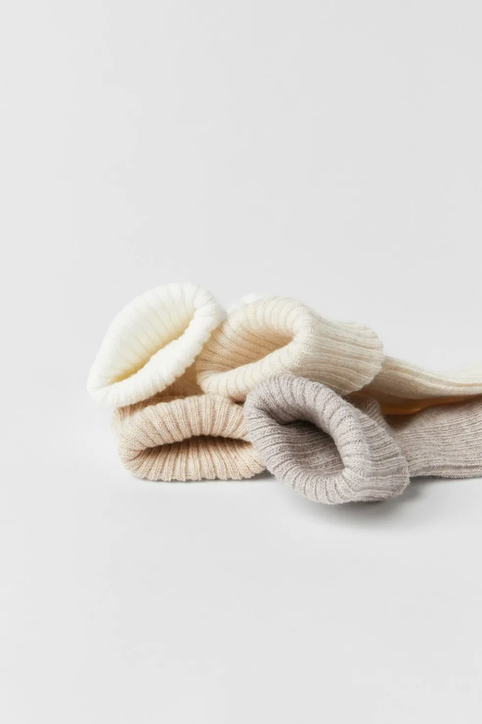 PACK DE QUATRO PARES DE MEIAS CORES-ZARA Sale