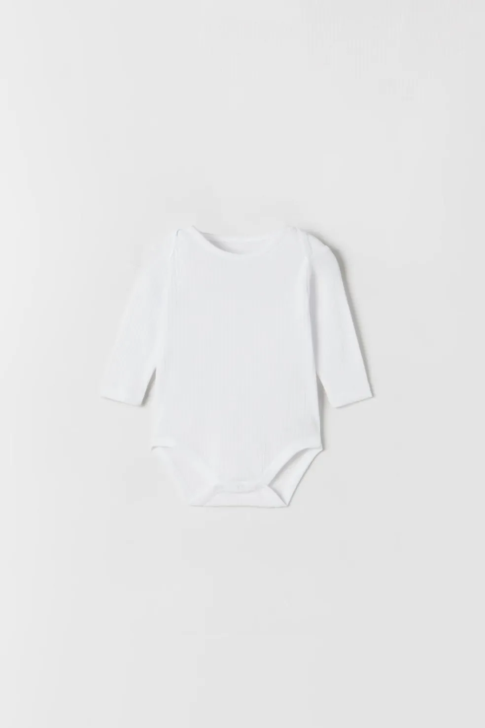 PACK DE TRÊS BODIES DE DECOTE REDONDO-ZARA Shop