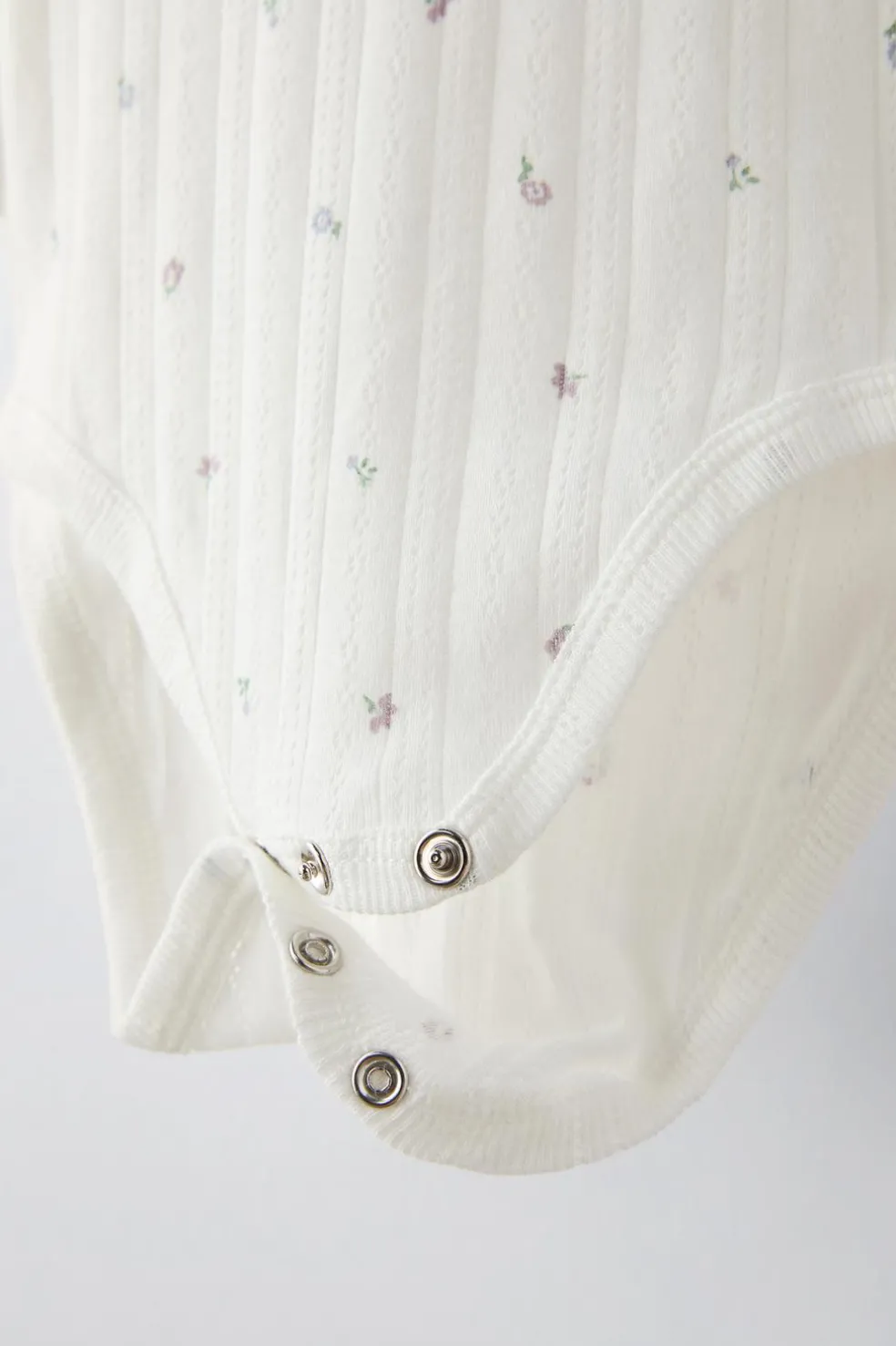 PACK DE TRÊS BODIES DE MANGA COMPRIDA ESTAMPADOS-ZARA Fashion