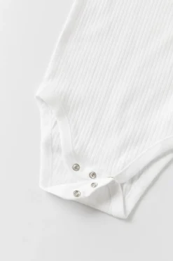 PACK DE TRÊS BODIES DECOTE REDONDO E MANGA CURTA-ZARA Online