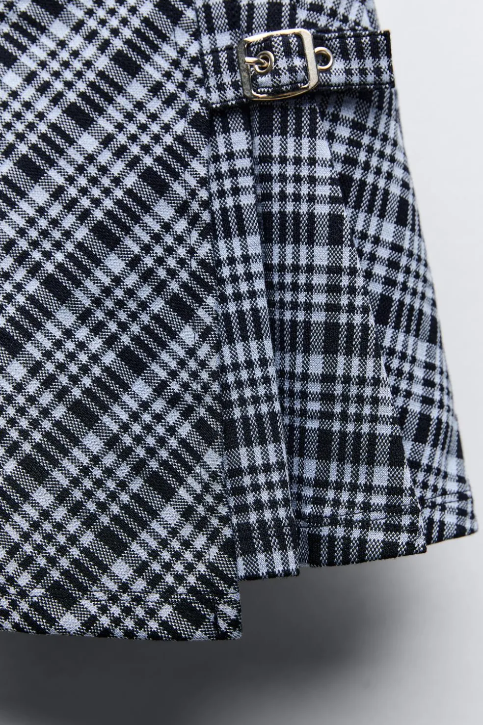 SAIA AOS QUADRADOS COM FIVELA-ZARA Sale