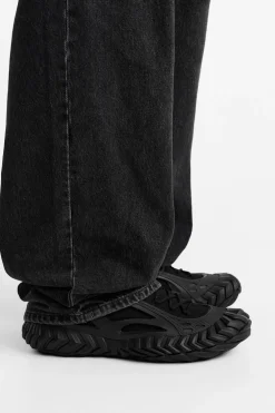 ZARA Desportivos|Sapatos^SAPATILHA COM SOLA TEXTURIZADA Preto