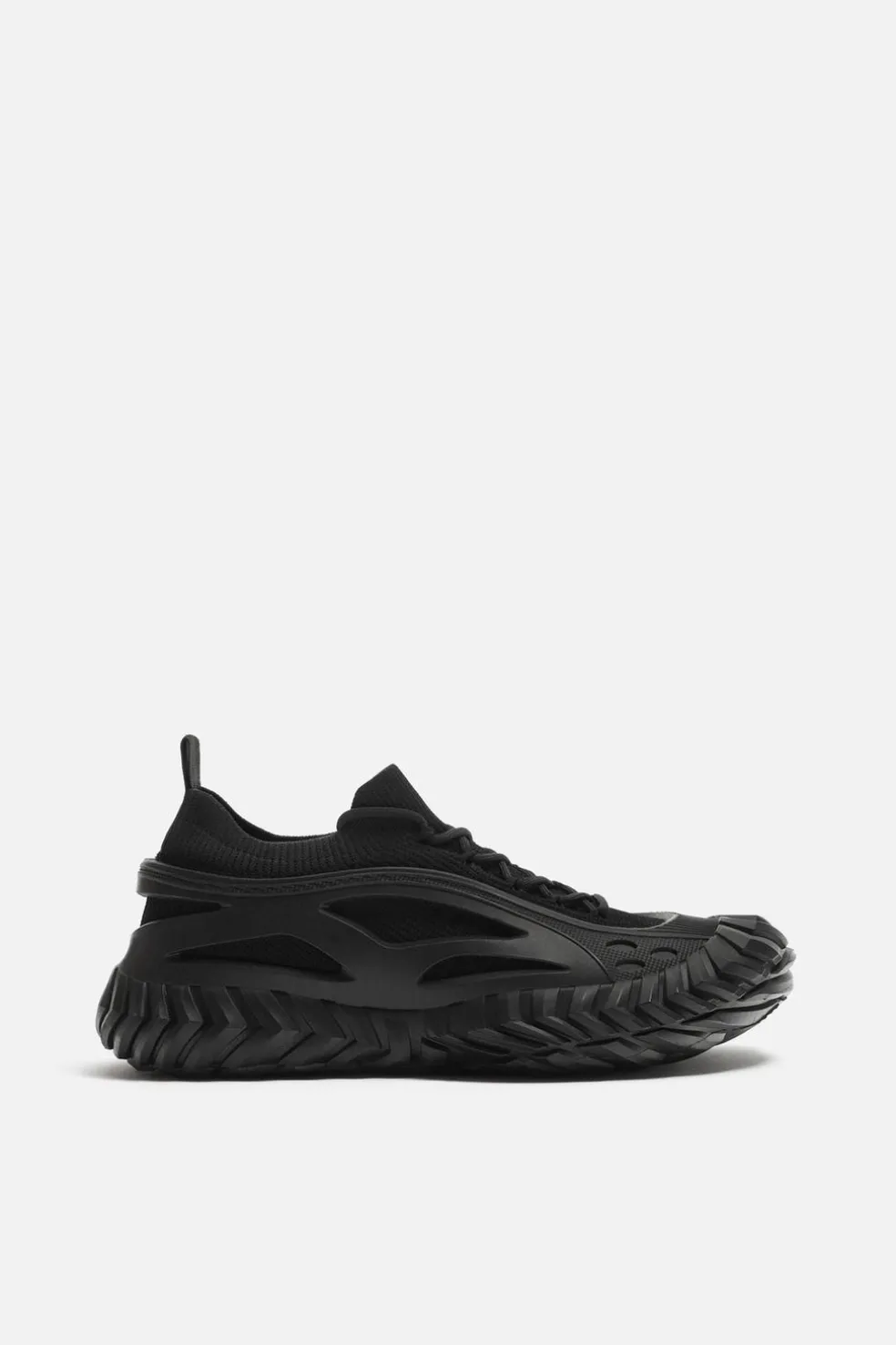 ZARA Desportivos|Sapatos^SAPATILHA COM SOLA TEXTURIZADA Preto