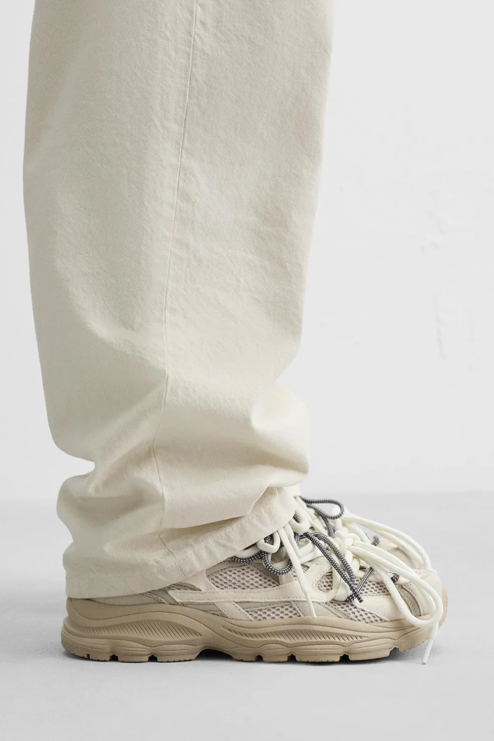 ZARA Desportivos|Sapatos^SAPATILHA COM VÁRIOS ILHÓS Branco-osso