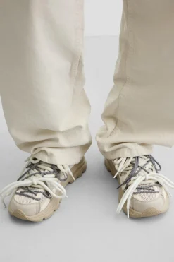 ZARA Desportivos|Sapatos^SAPATILHA COM VÁRIOS ILHÓS Branco-osso