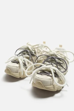 ZARA Desportivos|Sapatos^SAPATILHA COM VÁRIOS ILHÓS Branco-osso