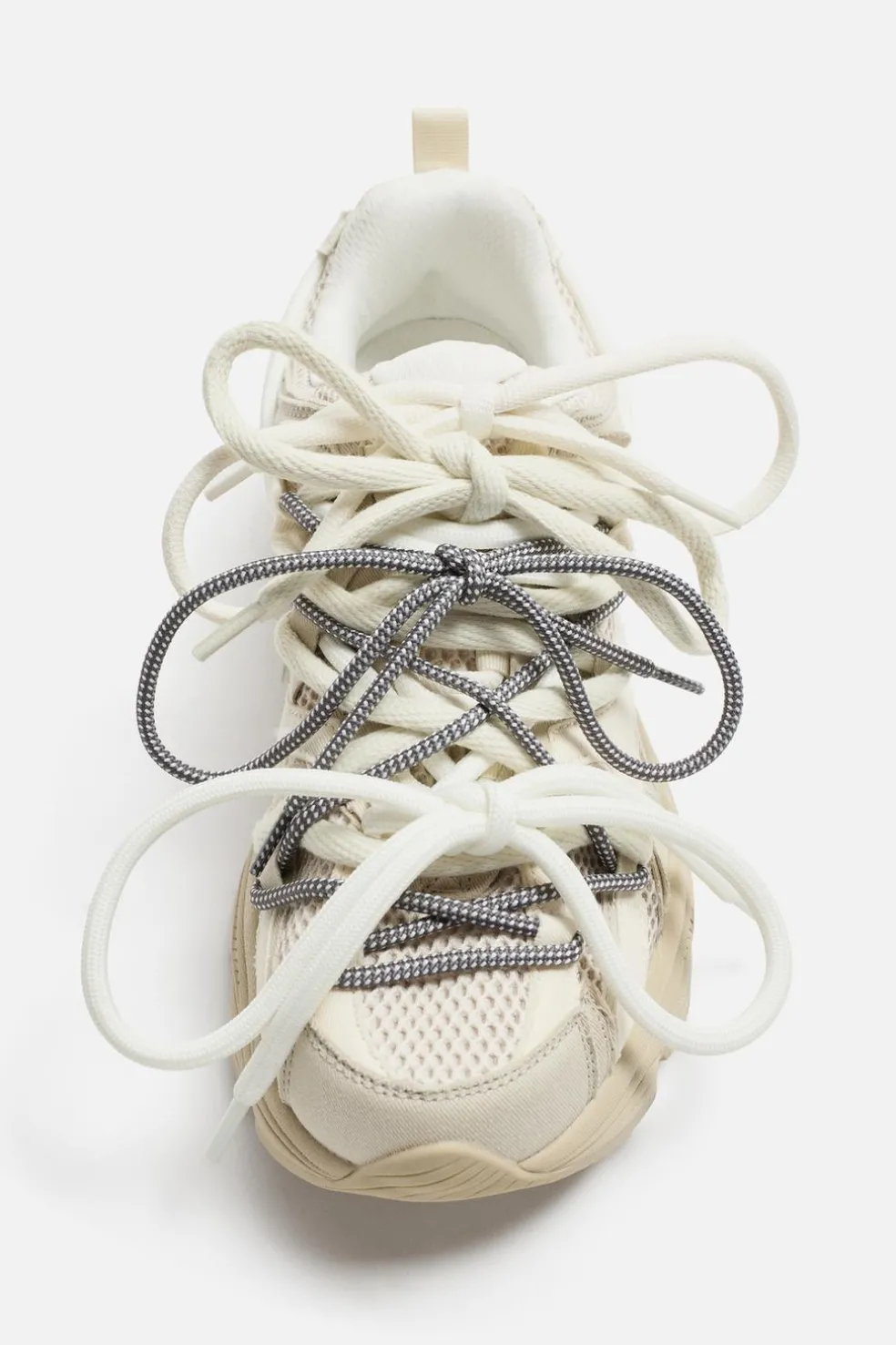 ZARA Desportivos|Sapatos^SAPATILHA COM VÁRIOS ILHÓS Branco-osso