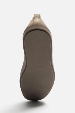 ZARA Desportivos|Sapatos^SAPATILHA PELE SEM ATAADORES Castanho