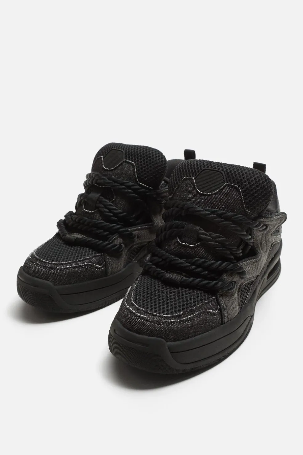 ZARA Desportivos|Sapatos^SAPATILHA SKATE COM CORDAS Preto