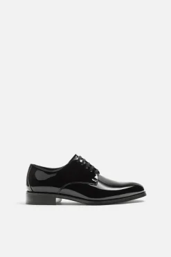 ZARA Sapatos^SAPATO COM ACABAMENTO BRILHANTE Preto