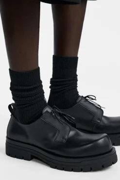 ZARA Vestuário De Inverno|Pele^SAPATO EM PELE COM VOLUME Preto