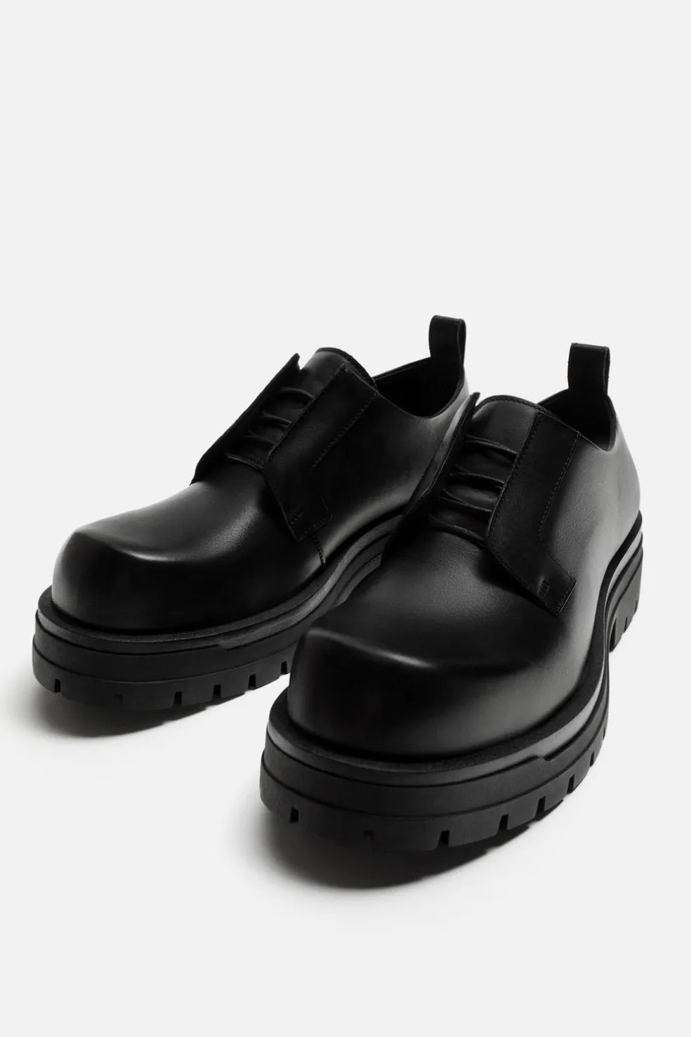 ZARA Vestuário De Inverno|Pele^SAPATO EM PELE COM VOLUME Preto