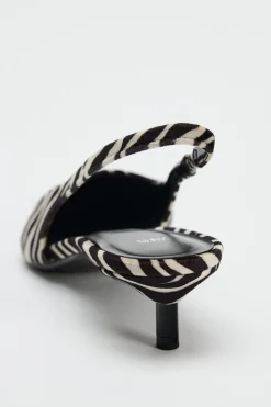 ZARA Sapatos^SEM CALCANHAR COM ESTAMPADO ANIMAL Zebra