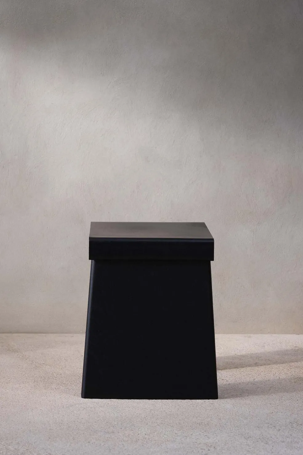 ZARA Móveis|Móveis^STOOL 02 Preto