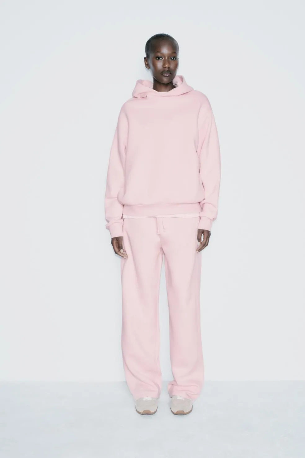ZARA Winter Layersnew|Sweatshirts / Joggers^SWEAT COM CAPUZ E BOLSOS Rosa-pálido