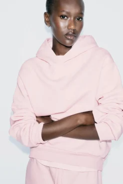 ZARA Winter Layersnew|Sweatshirts / Joggers^SWEAT COM CAPUZ E BOLSOS Rosa-pálido