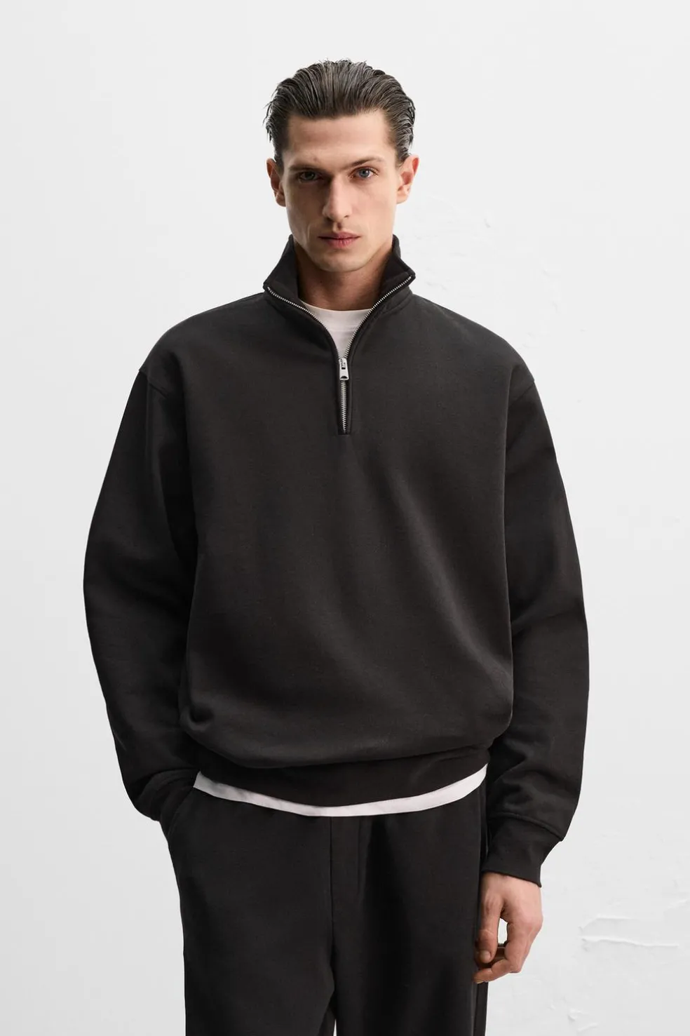 ZARA Camisola / Casacos|Sweatshirts^SWEAT HEAVY WEIGHT GOLA COM FECHO DE CORRER Preto